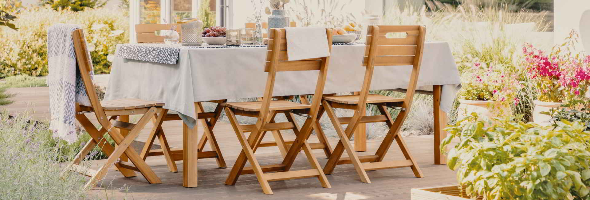 Pintar madera para exterior: Verano, jardines y tarimas - Oller Pinturas