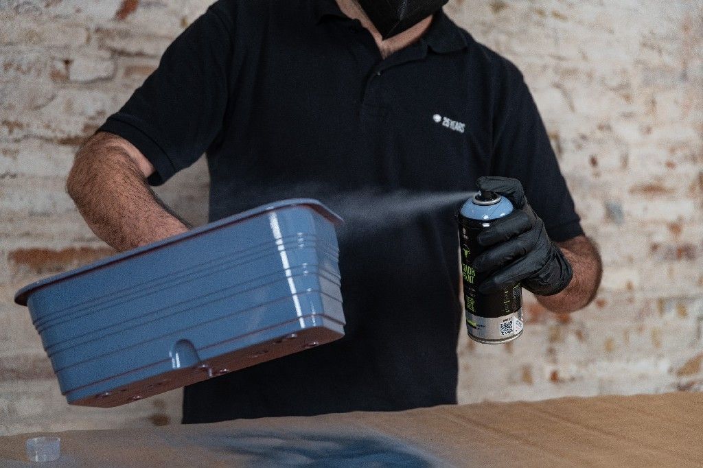 mtn-pro-color-pintando-superficie Spray mtn Pro pintando superficie